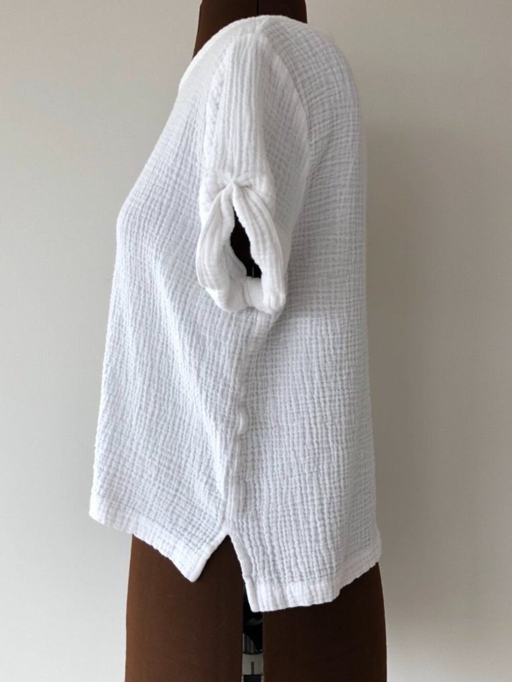 White Organic Textured Cotton Pullover Top - Picture 3 of 5
